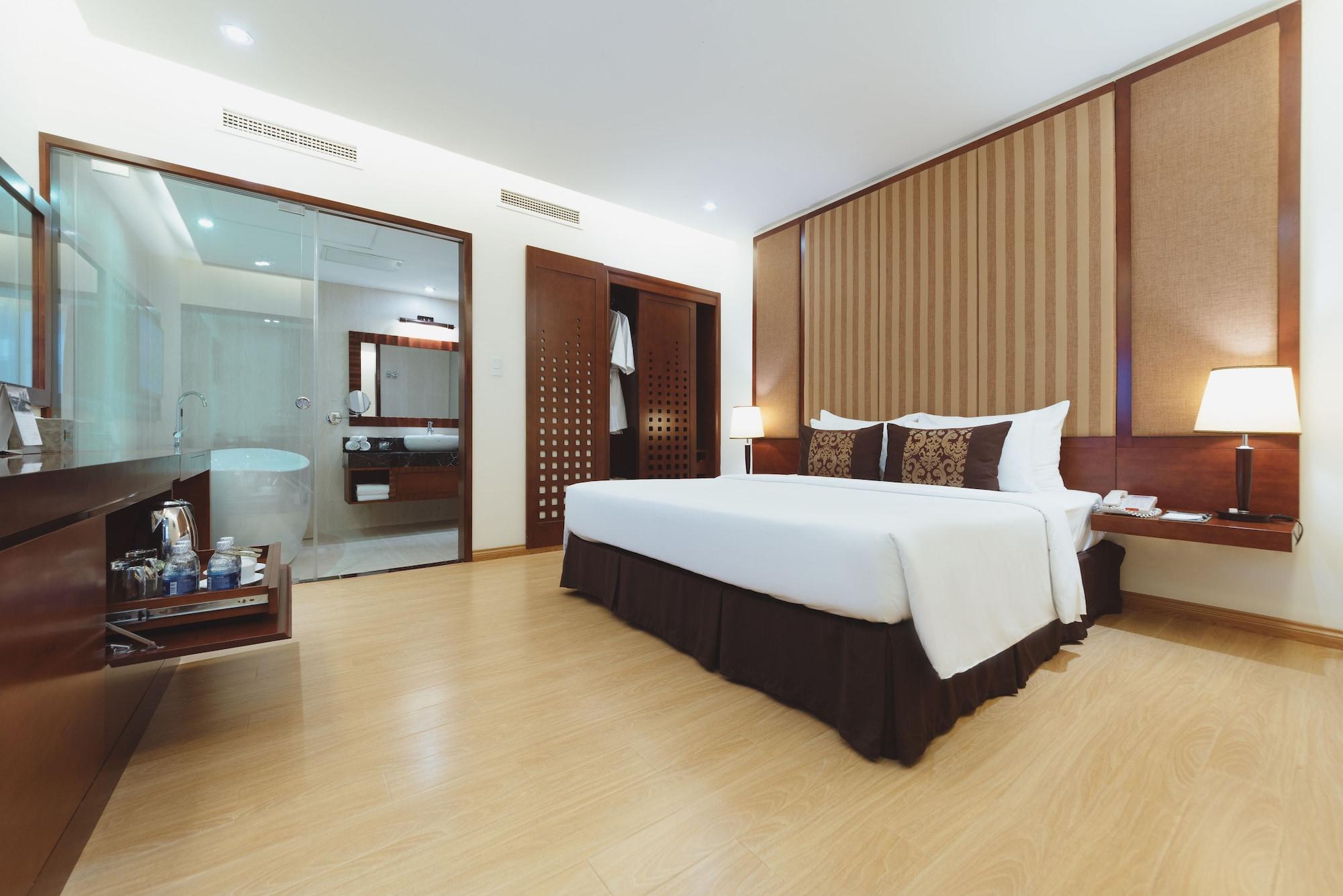 Paragon Saigon Khách sạn 4*