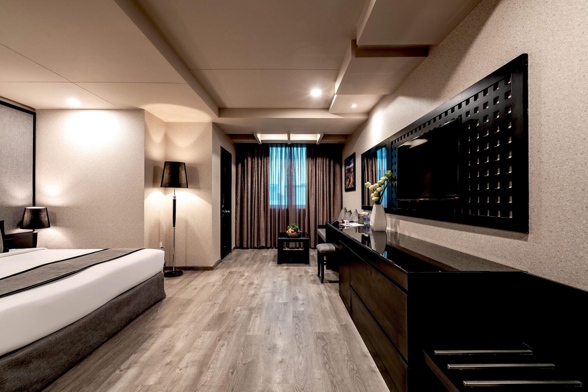 Khách sạn Paragon Saigon 4*