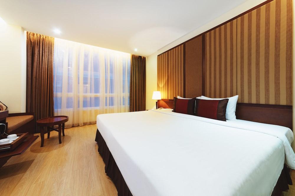 Paragon Saigon Khách sạn 4*