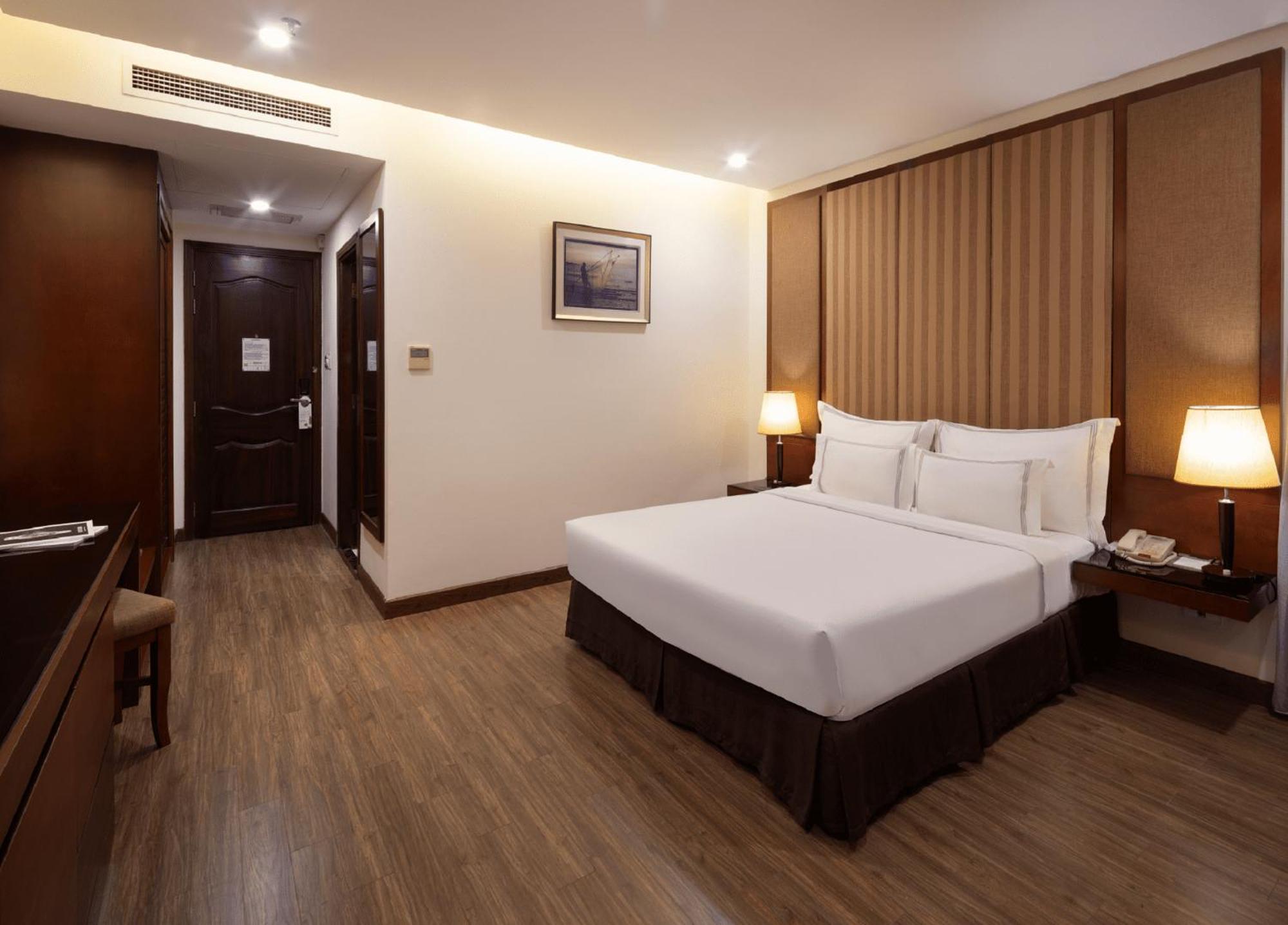 Khách sạn Paragon Saigon